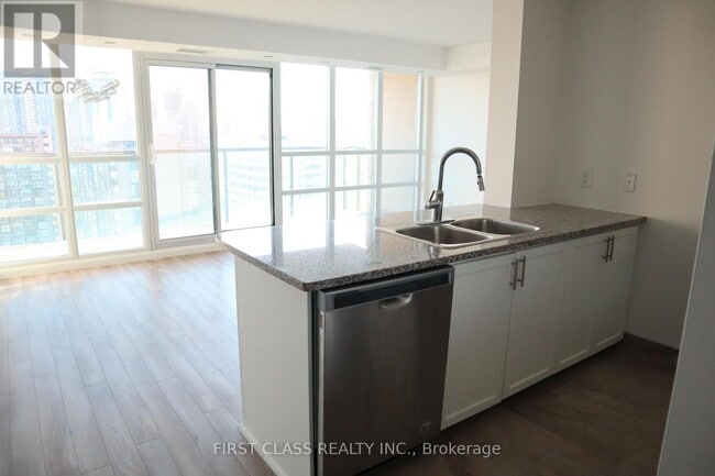Photo du bâtiment - 208-2208 Enfield Pl