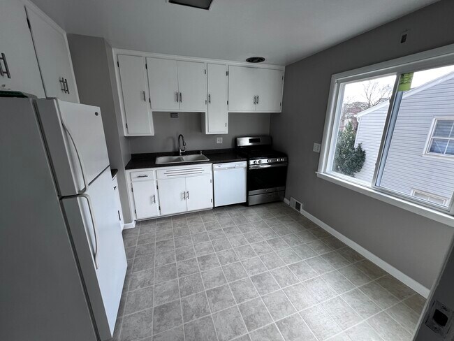 Blinds have been added! - 1258 Martha Washington Dr