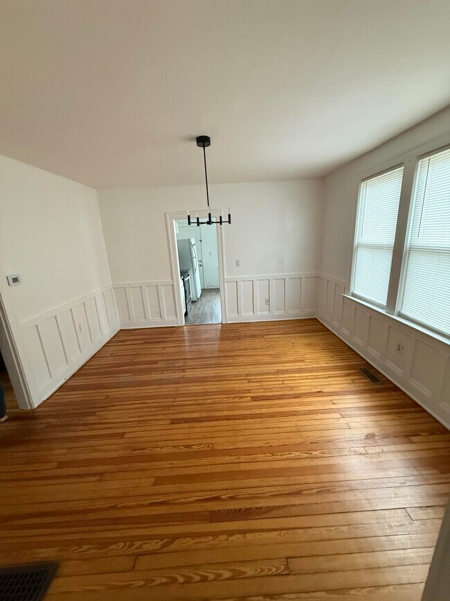 Foto del edificio - 8436 Burns Ave