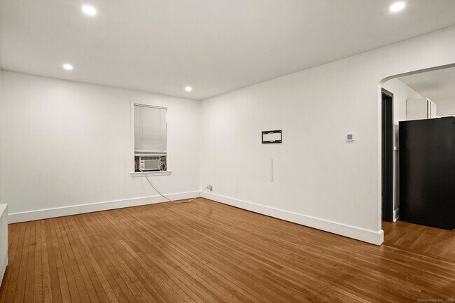 Building Photo - 644 Courtland Ave