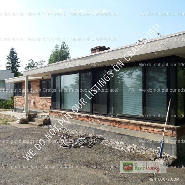 Foto del edificio - 1700 S 220th St