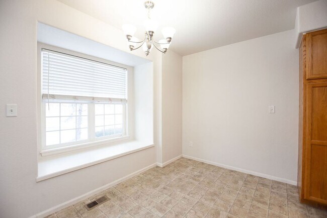 Foto del edificio - 1602 Robertson St