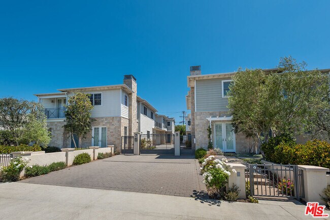 Foto del edificio - 1510 S Carmelina Ave