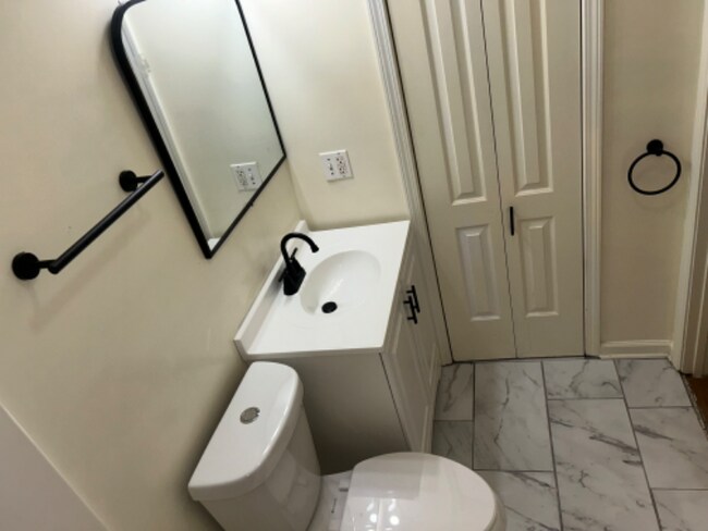 Foto del edificio - 7710 W Laverne St