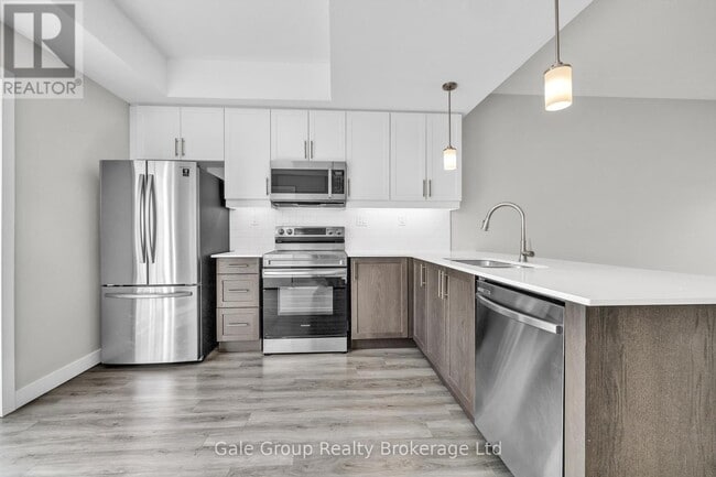 Photo du bâtiment - 439-439 Athlone Ave