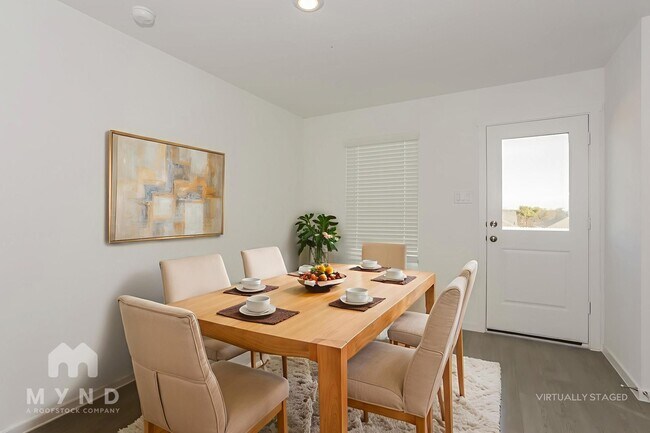 Foto del edificio - 2761 Mistwood Dr