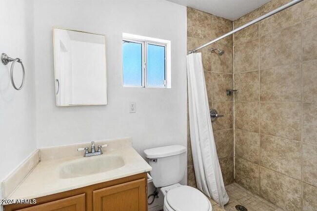 Foto del edificio - 412 W 9th St
