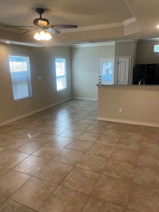 Foto del edificio - 6934 Lakeview Dr.