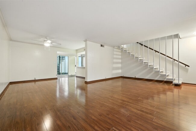 Building Photo - 3108 Vossdale Rd
