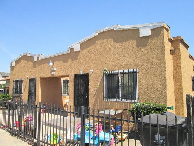 Building Photo - 1138 Gardenia Ave