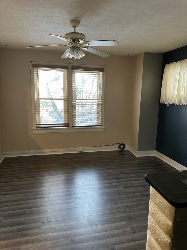 Dining room - 1017 Fordham Ave