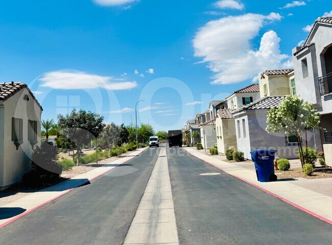 Foto del edificio - 272 E Markwood Dr