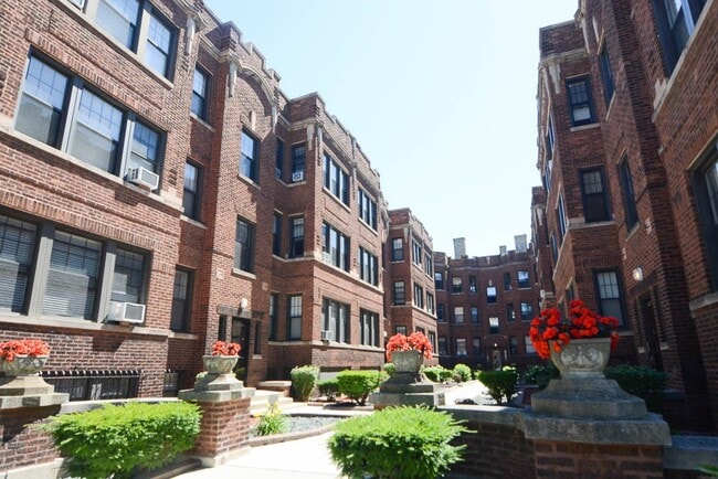 Building Photo - 4301 N Wolcott Ave