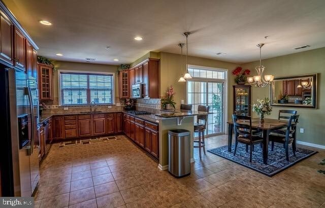 Primary Photo - 42569 Highgate Terrace