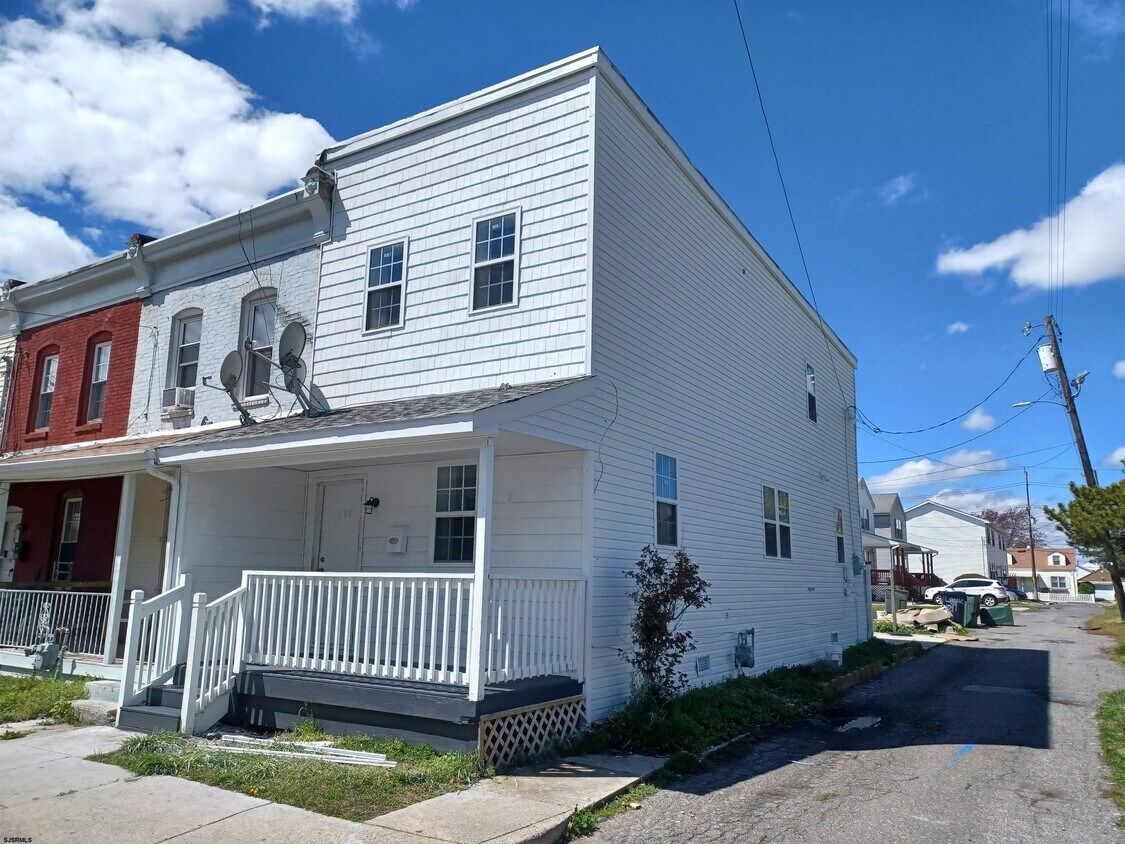 Primary Photo - 1809 Lincoln Ave
