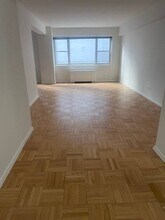 Building Photo - 100 W 57th St