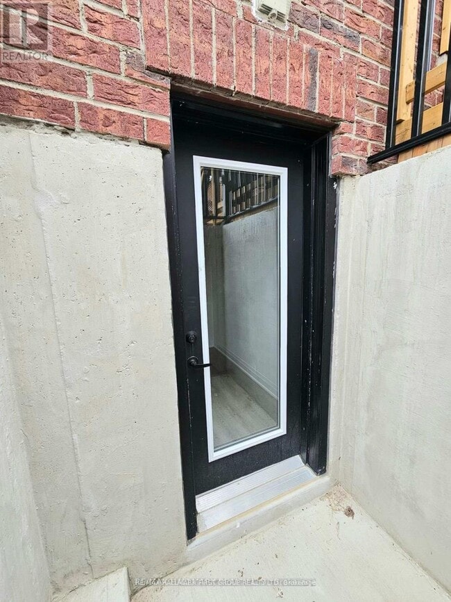 Building Photo - 14 Arksey St
