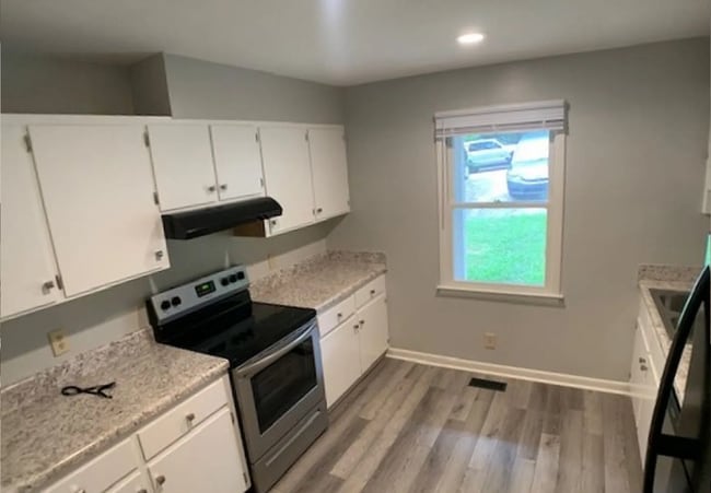 Kitchen1 - 113 Greengate Ct