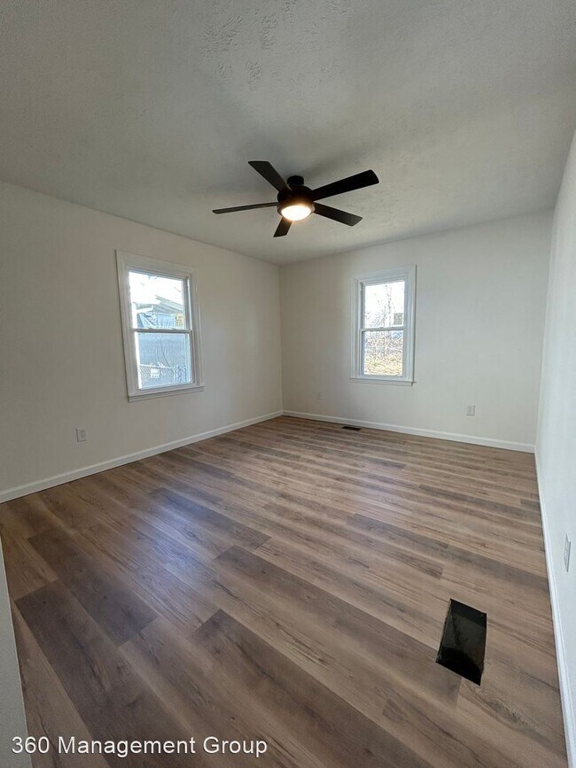 Building Photo - 3 br, 1 bath House - 21 Vine Street