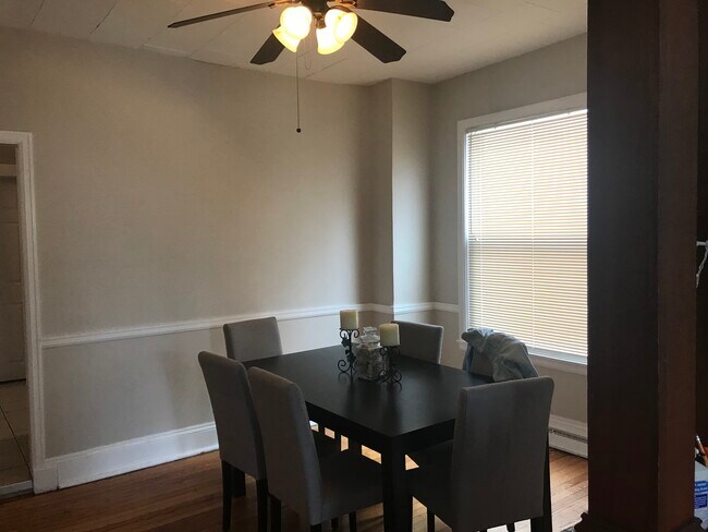 dining room - 543 Hamilton St
