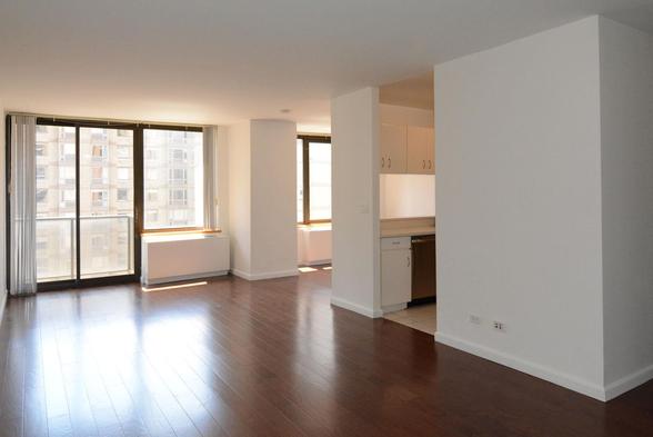 Foto principal - 161 W 61st St