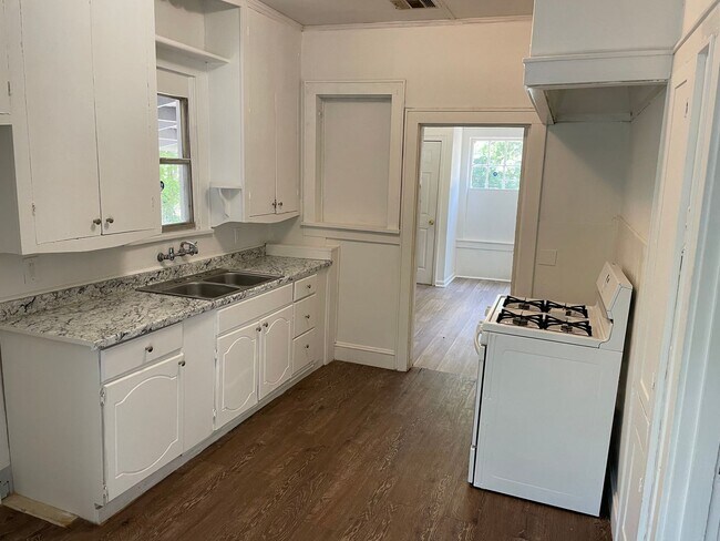 Foto del edificio - Remodeled Shreveport Home
