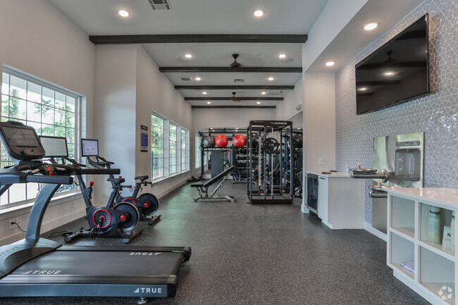 Fitness Center - Flagship Carrollton