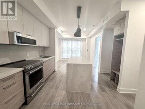 Building Photo - 200 Redpath Ave