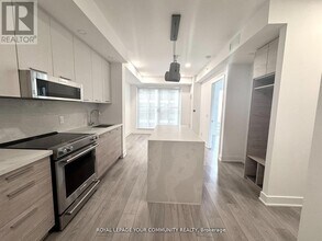 Building Photo - 200 Redpath Ave