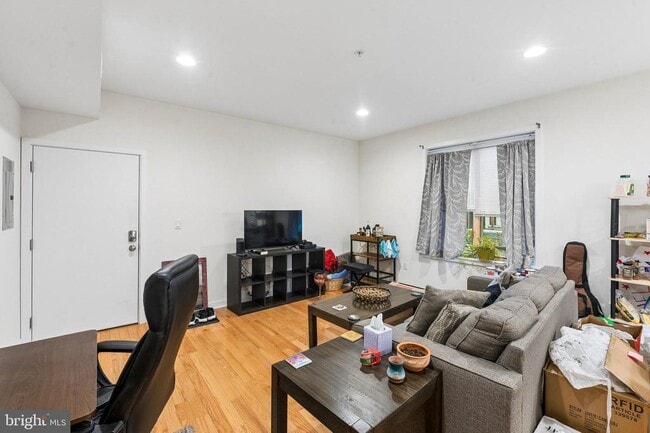Photo - 925 N 20th St Townhome