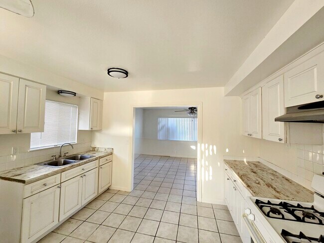 Building Photo - 4523 W Bernadal Pl