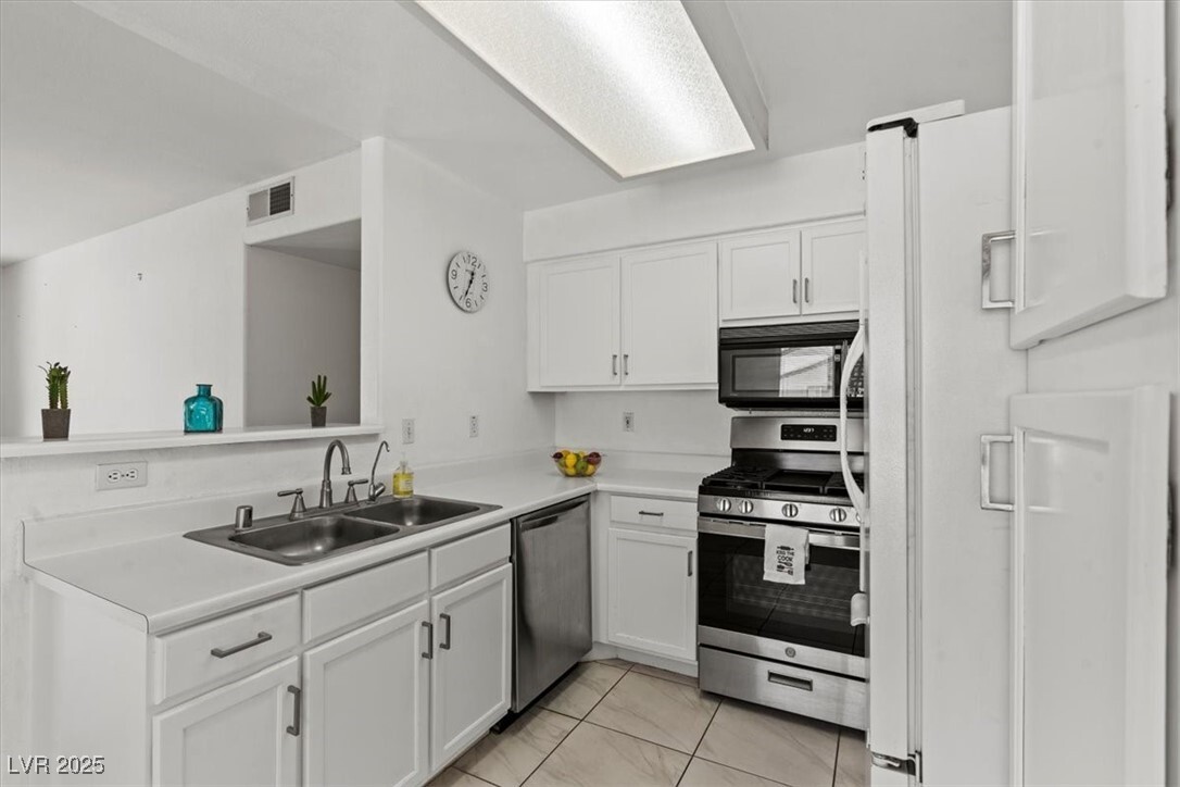 Primary Photo - 3145 Casey Dr