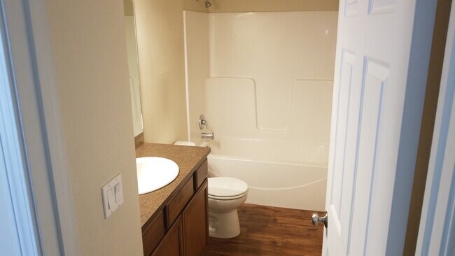 Building Photo - 1041 Alturas Dr
