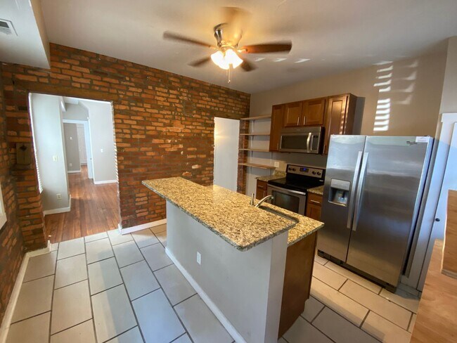 Foto del edificio - Hunter Ave 884-886 NCR