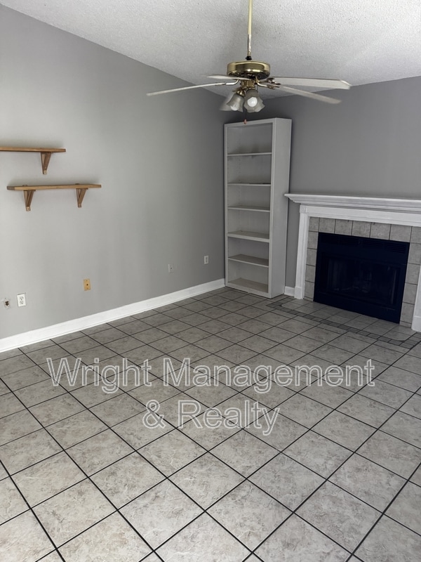Foto del edificio - 14403 Hanging Moss Cir