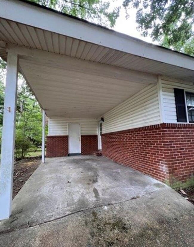Building Photo - BELOW MARKET RENT!