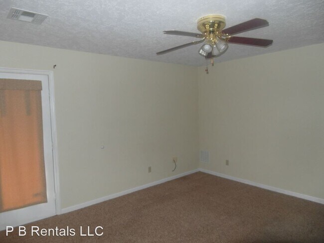 Foto del edificio - 3 br, 1.5 bath House - 1423 SE Hillcrest Dr.