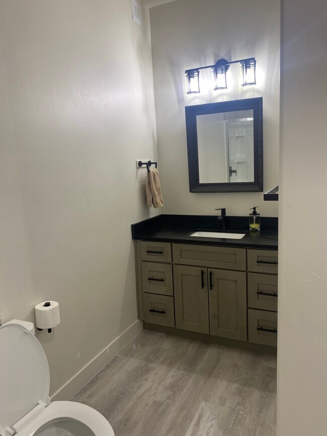 Foto del edificio - 2753 E Lake Vista Dr