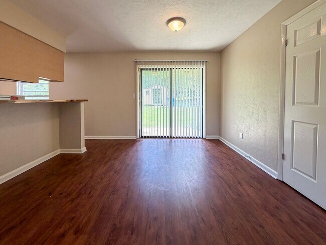 Foto del edificio - Move-in Ready Recently Updated 4BR/2BA House in Alachua! *Approved Application*