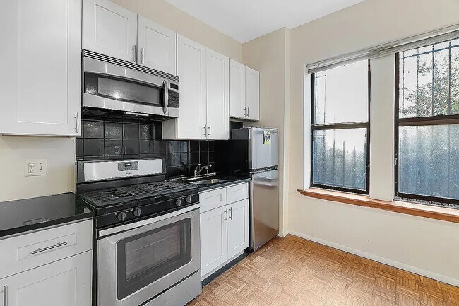 Foto del edificio - 619 E 5th St