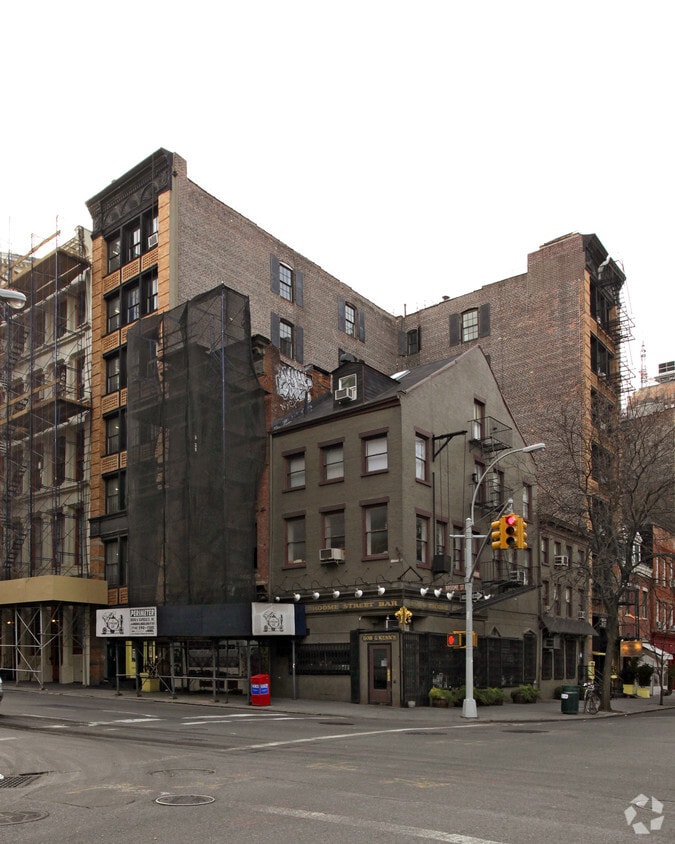 Building Photo - 495 Broome St