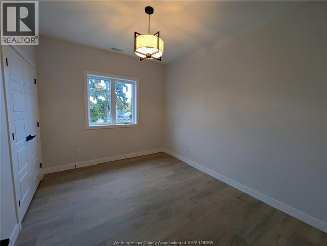 Photo du bâtiment - 926-928 Giles BOULEVARD Unit# 5