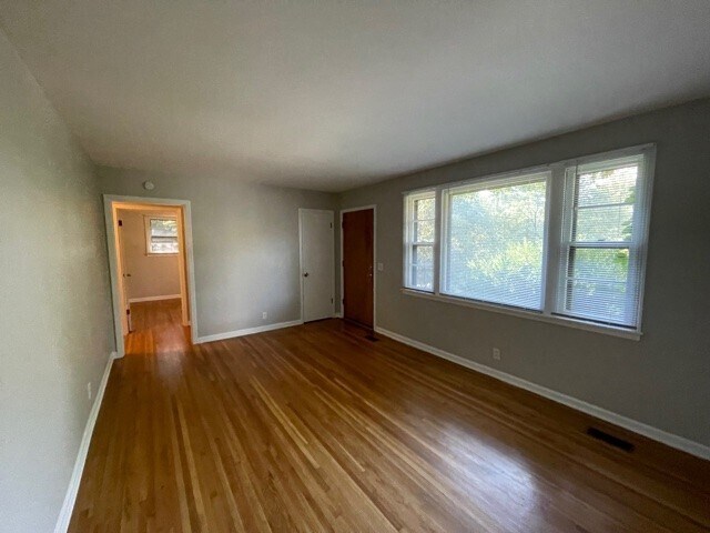 Building Photo - 4858 Aster Dr