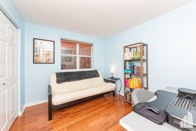 Foto del edificio - updated 2bd condo with private patio - aug...
