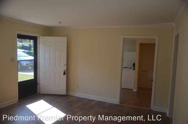 Building Photo - 3 br, 1 bath House - 1655 E 22nd Street