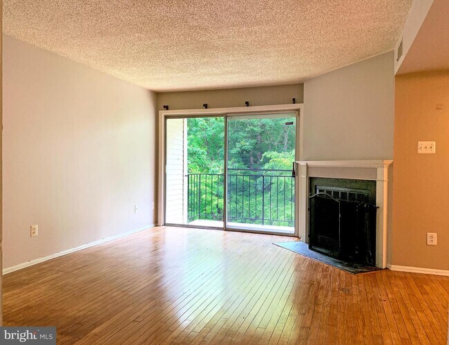 Building Photo - 12179 Chaucer Ln