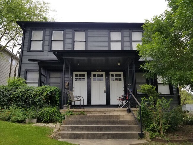 Foto del edificio - 218 Claremont Ave