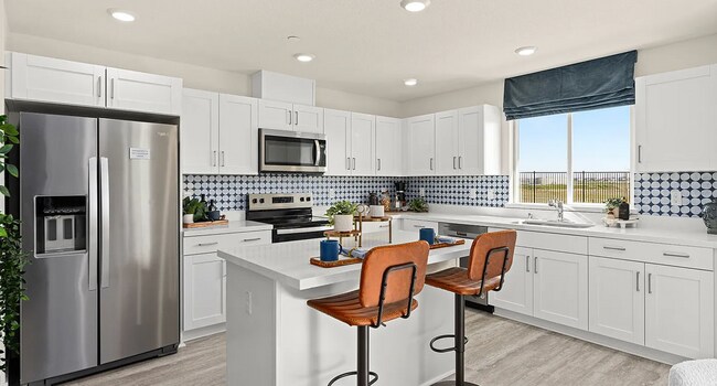 Foto del edificio - Beautiful Roseville Home! Please read entire ad for viewings!