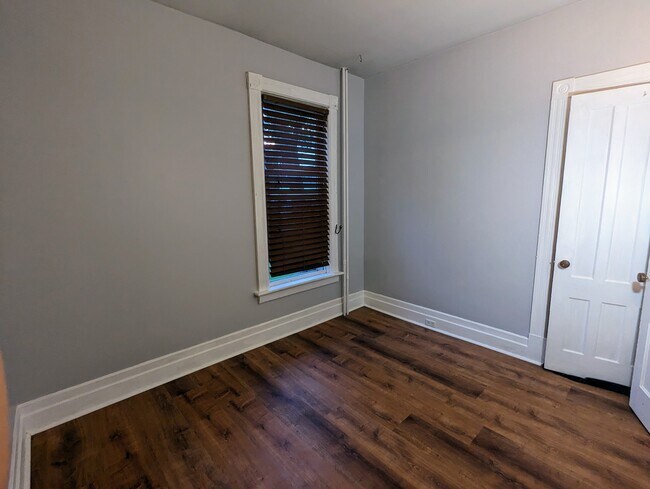 Building Photo - 152 Ford Ave