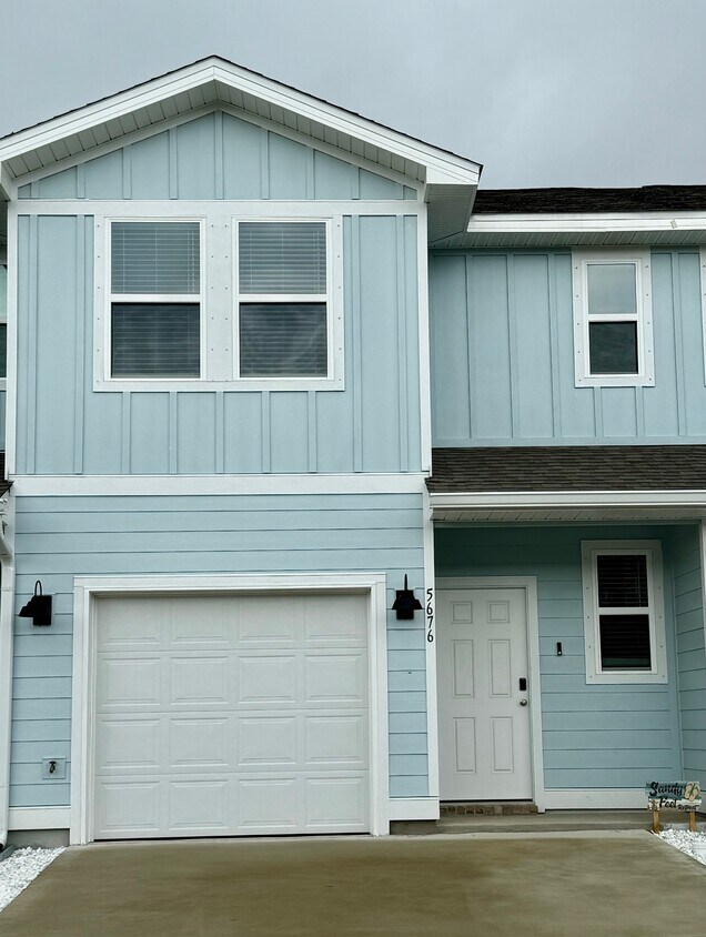 Primary Photo - 5676 Sandy Walk St